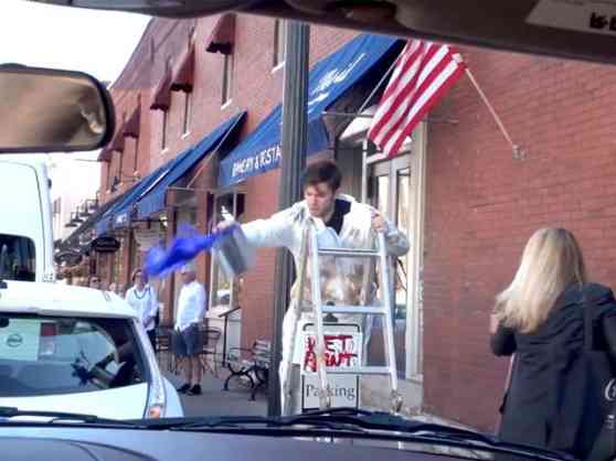 Nissan to promote futuristic dirt-repelling Leaf online image