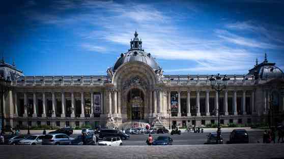 Guide to Christmastime Driving in Paris - Part 2 image