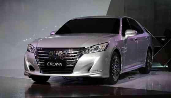 2015 Toyota Crown makes global reveal image