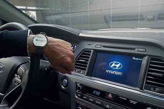 CES 2015: Hyundai introduces the Blue Link smartwatch app image