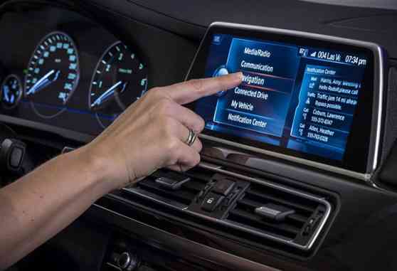 CES 2015: BMW unveils new iDrive & TouchCommand systems image