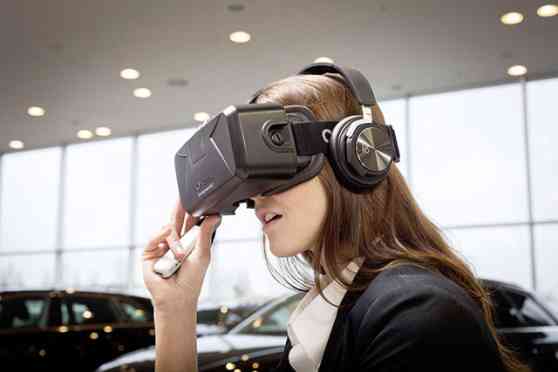 Audi reveals automotive virtual reality headsets for car configuration image