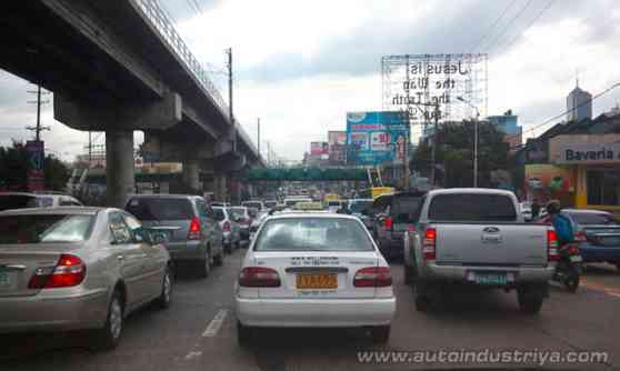 MMDA to DPWH: Submit EDSA rehab traffic management plan first image