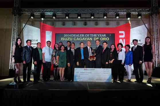 Isuzu CDO bags 2014 Dealer of The Year award image