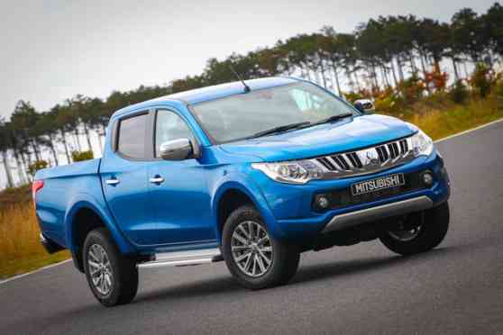 First drive: the 2015 Mitsubishi Strada image