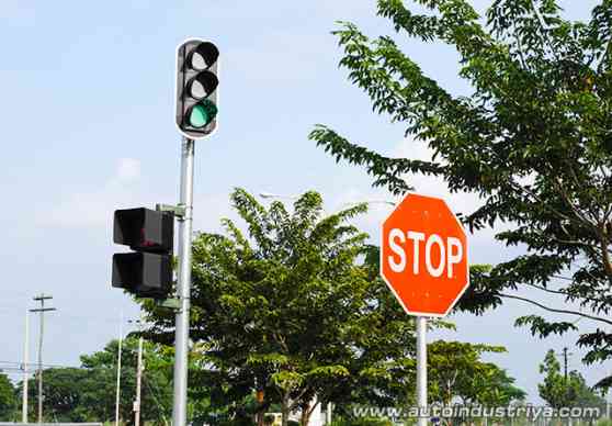 LTO begins pilot traffic rules course for students image