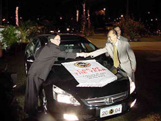 Honda Accord 3.0 V6 Bags 2004 Car of the Year Award image