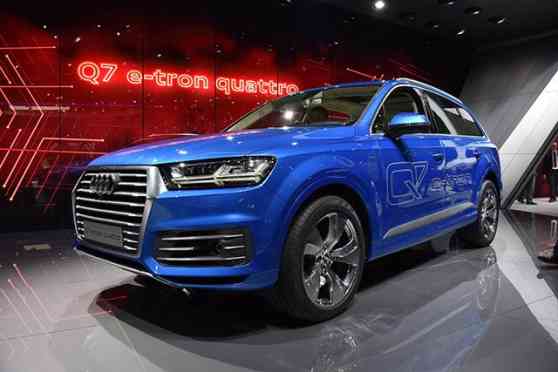 Geneva 2015: Audi Q7 e-tron diesel plug-in hybrid debuts with 373 PS image