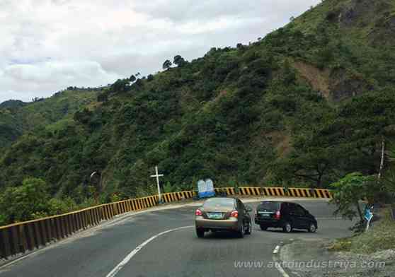 Kennon Road is one-way traffic going up this Holy Week 2015 image
