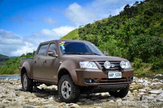 Going off-road with the 2015 Tata Xenon image