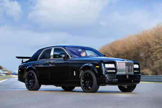 Rolls-Royce tests SUV drivetrain on Phantom mule image