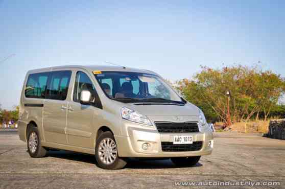 2015 Peugeot Expert Tepee 2.0 HDi 9-seater image