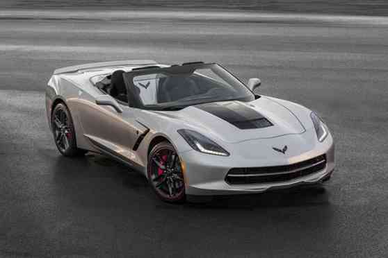 Chevrolet updates the 2016 Corvette with new styling packages image