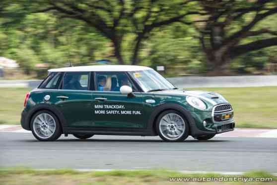 First impressions: 2015 Mini Cooper 5 Door image