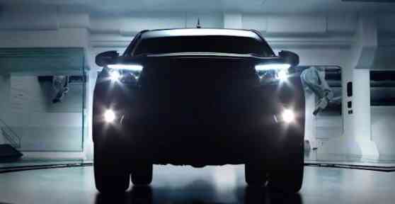 Toyota shows 2016 Hilux teaser, new diesel engine lineup image