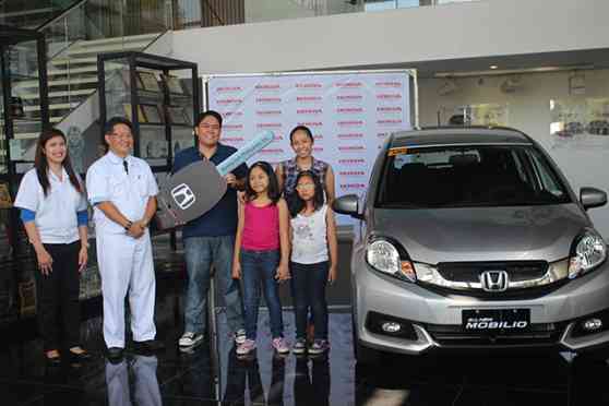 Honda PH hands key to Mobilio 7 Smiles raffle winner image