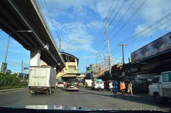 MMDA uses concrete barries to fix Balintawak public market traffic image