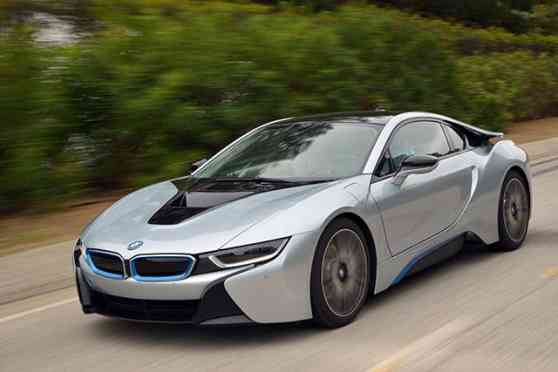 BMW i8 bags 2015 International Car of the Year award image