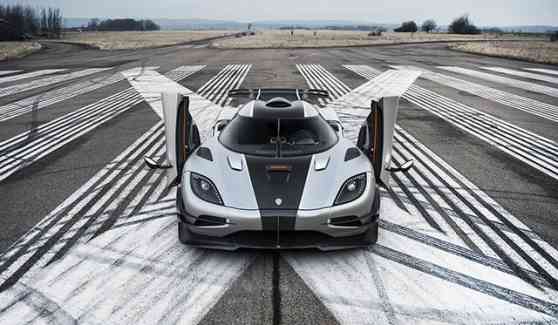 Koenigsegg One:1 breaks 0-300-0 kph Guinness World Record image