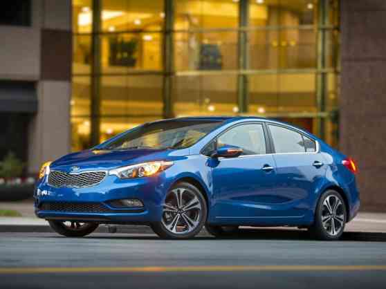 Sizing up the 2015 Kia Forte Sedan image