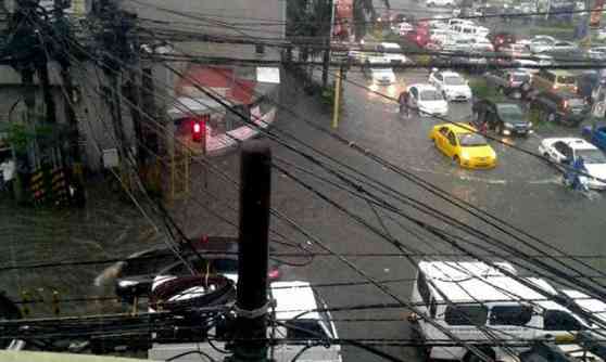 PAGASA: Heavy rainfall affecting parts of the Metro, nearby provinces image
