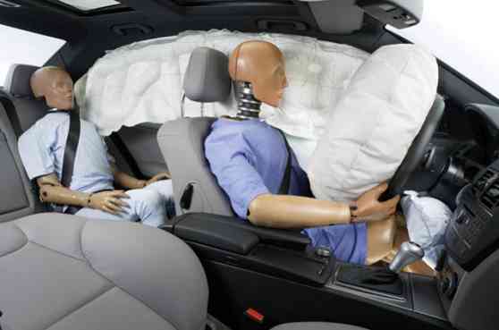 Mercedes-Benz Pre-Safe system adds ear protection image