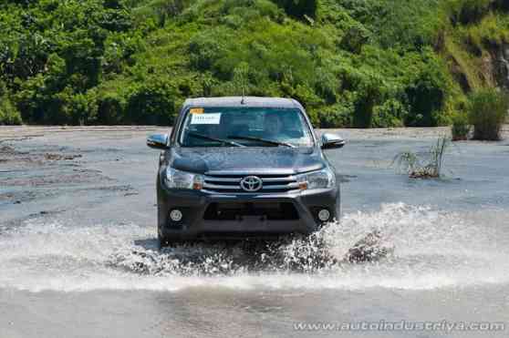 Sizing up the PH-spec 2015 Toyota Hilux image