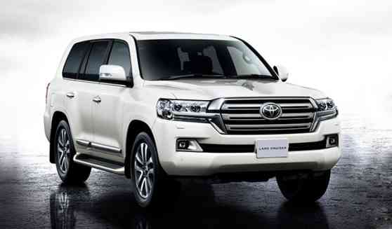 2016 Toyota Land Cruiser 200 Series makes global debut image