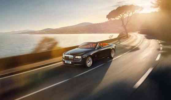 Rolls-Royce unveils new Dawn four-seater drophead image