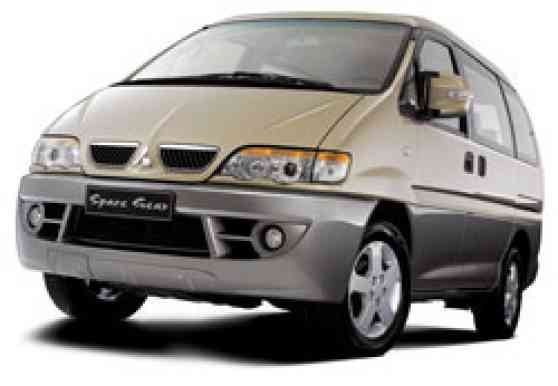 Mitsubishi introduces the 2006 Space Gear image