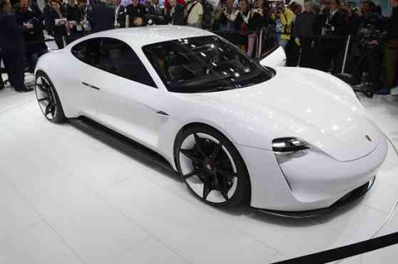 Frankfurt 2015: Porsche debuts 600 horsepower Mission E concept  image