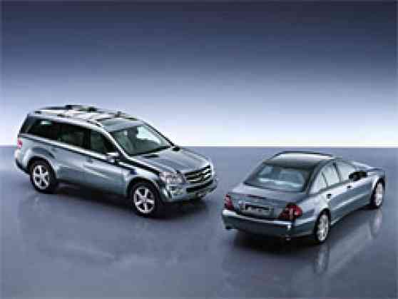 Mercedes-Benz debuts GL-Class, E 320 BLUETEC at NAIAS 2006 image