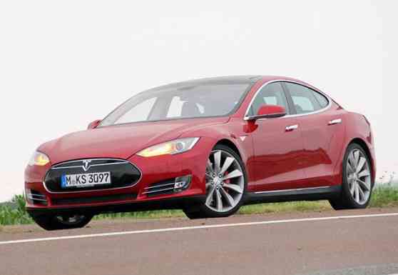 Tesla Version 7 update on the way, adds 'Autopilot' image