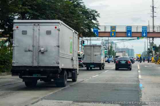 MMDA to impose revised truck ban during APEC image