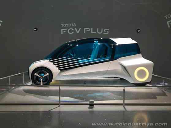 Tokyo 2015: Toyota extends hydrogen portfolio with FCV Plus concept image