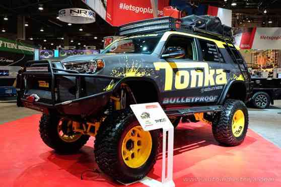 SEMA 2015: Toyota brings out the high-riding 4Runner Tonka concept image