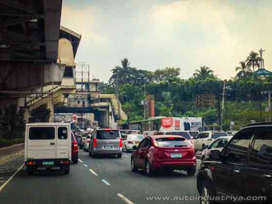 MMDA: Don't even think of using fake APEC stickers image