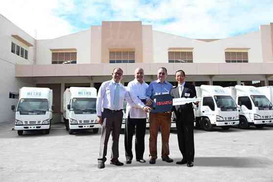 Isuzu PH delivers truck fleet to Metro Group image