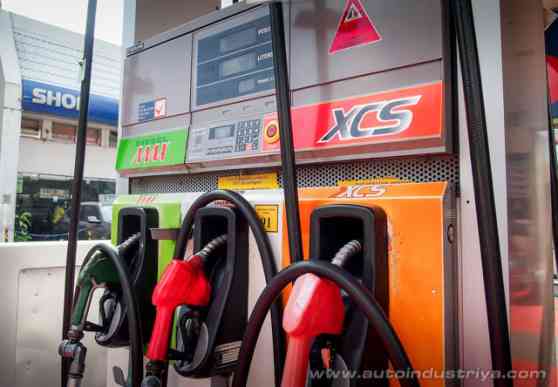 Gas and diesel prices cut further as oil falls below $28 image