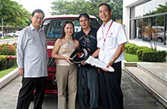 Mitsubishi Motors Awards the 50,000th Adventure image