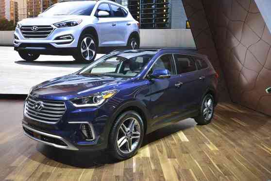 Chicago 2016: Hyundai Santa Fe gets refreshed exterior, added tech image