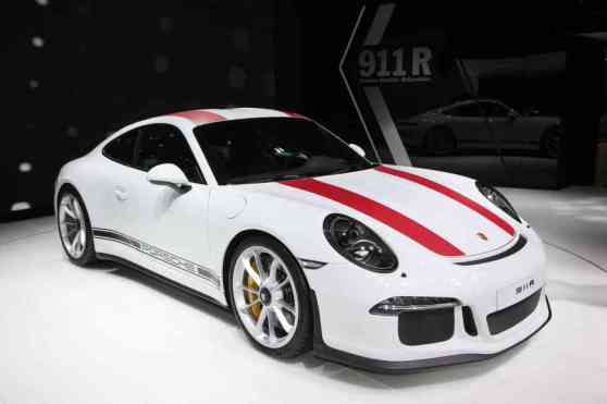 Geneva 2016: Porsche 911 R unleashed image