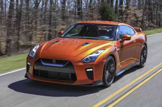 New York 2016: Nissan GT-R gets a makeover image