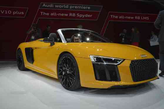 New York 2016: Audi R8 takes roof off with Spyder version image