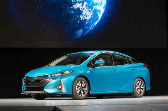 New York 2016: Toyota expands hybrid line with Prius Prime image