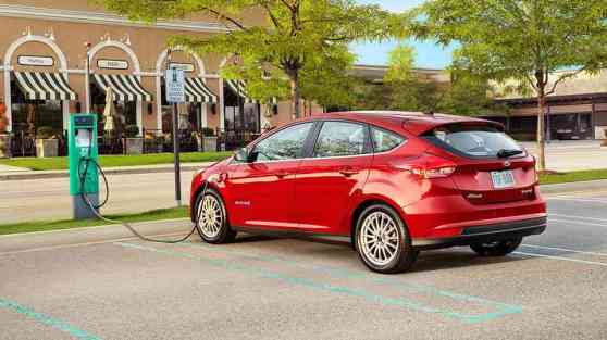 Ford to compete in EV market with 320km range car image
