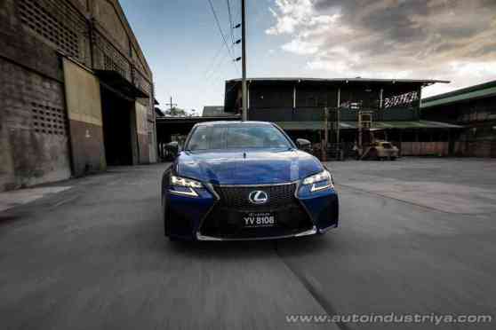 2016 Lexus GS F image