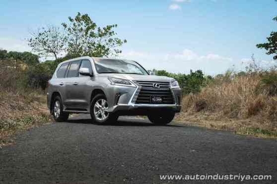 2016 Lexus LX570 image