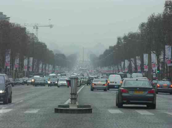 Paris to restrict older cars in the city starting July image