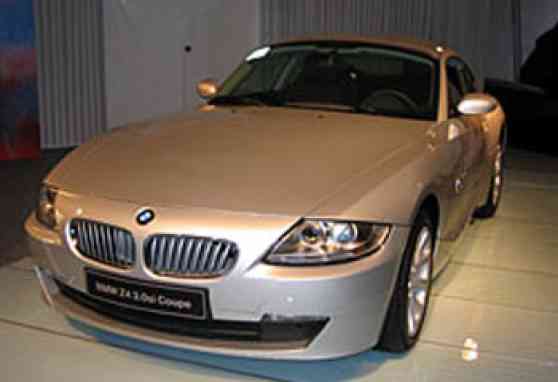 Blue and white roundel revelry image